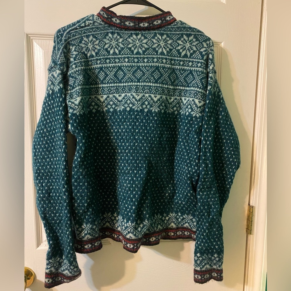L.L. Bean Women's Wool Sweater Green, Black, Red - Picture 4 of 6